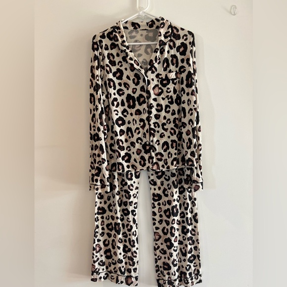 stars above Other - Women’s Pajama Set Size M Leopard Print Modal Soft Lounge Sleepwear